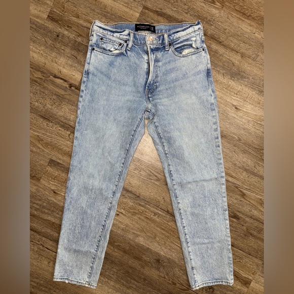 Abercrombie & Fitch • 90’s Vintage Straight Jeans - Picture 4 of 10